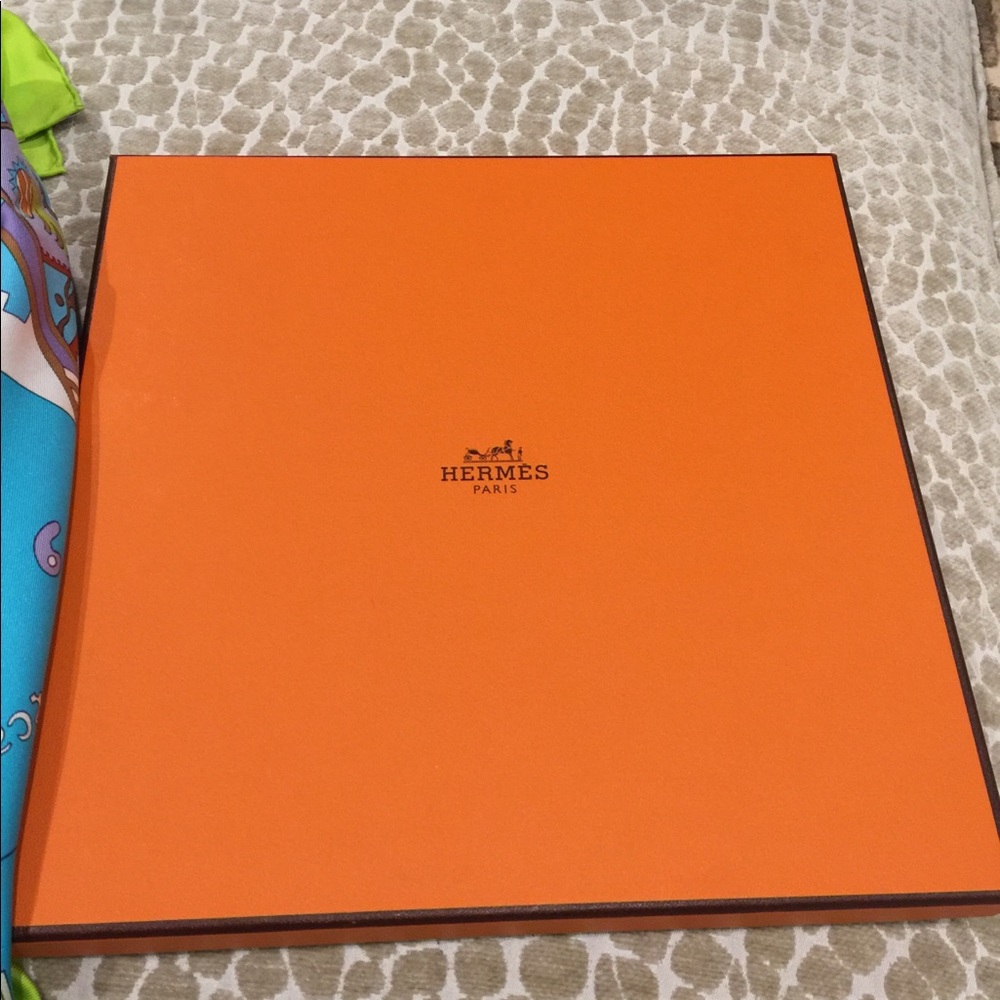 Hermès scarf!!!
